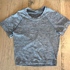 Size 0 Lululemon Swiftly Tech Cropped Short-Sleeve Shirt 2.0